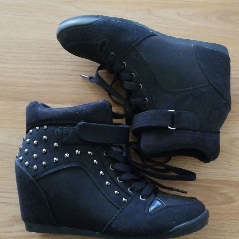 G by Guess wedge shoes